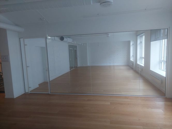Hovedbilde Glassvegger med dør – 6 felt, 560 cm