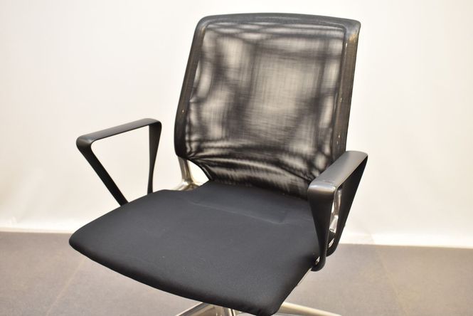 Hovedbilde Vitra Meda konferanse stol